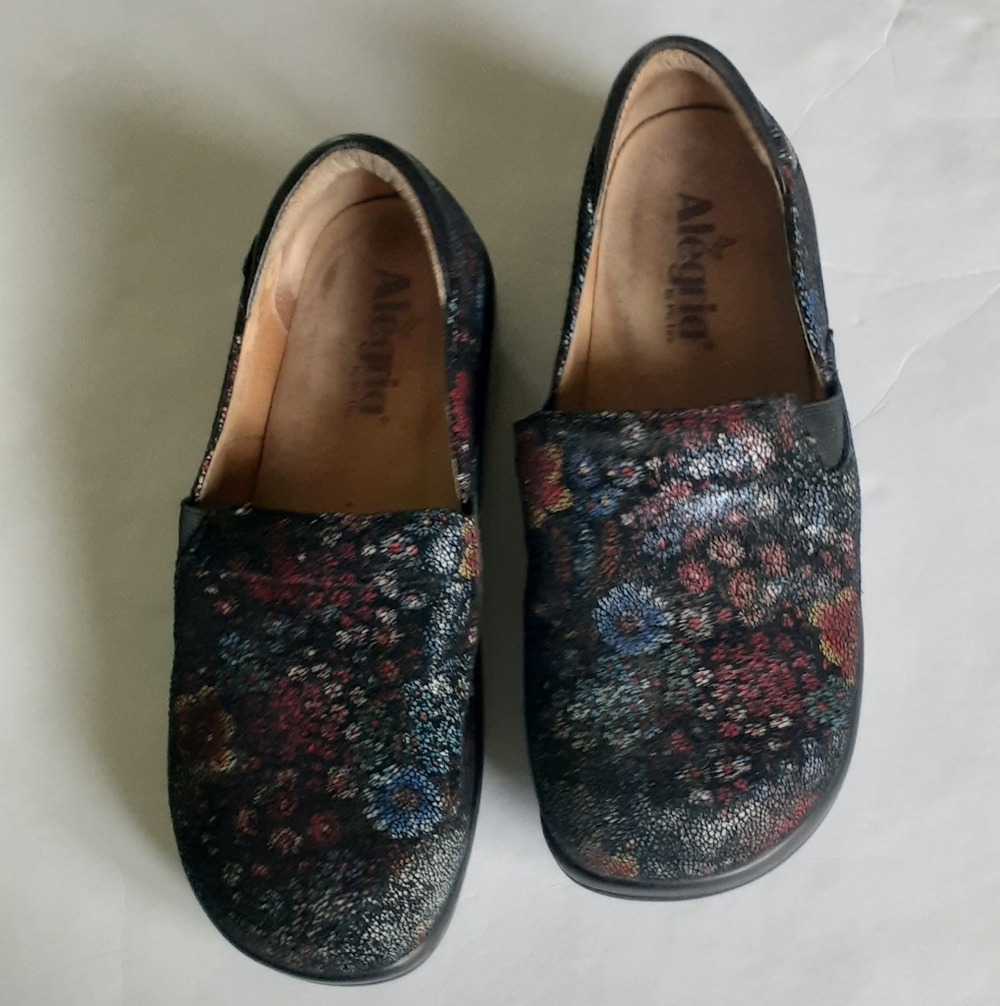 Alegria Black Floral Slip-On Clogs with Multicolor Accents. Size 38 EU. 7.5 US.